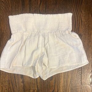 Vineyard Vines Women's White Smocked Shorts XS
